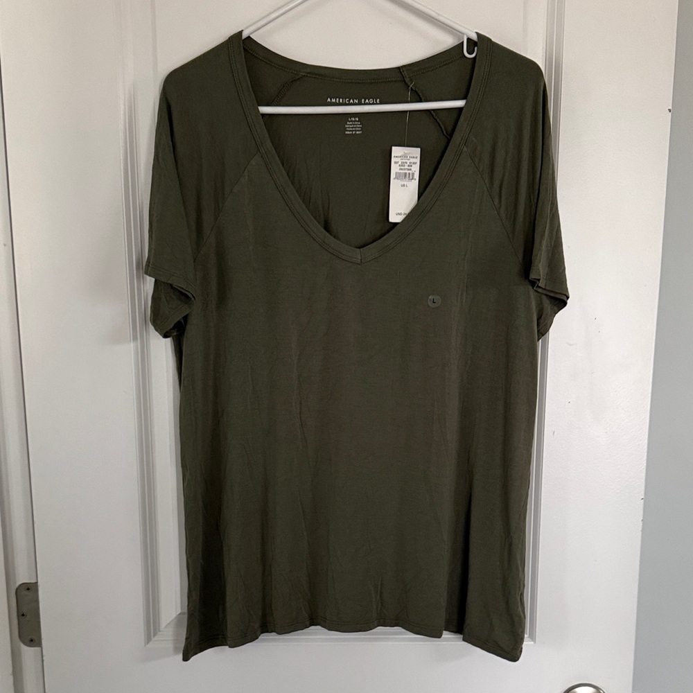 American Eagle Outfitters Olive Green V-Neck Short Sleeve Tee